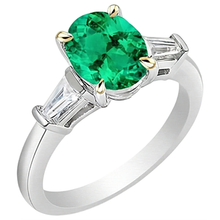 Oval Emerald ring in Two-Tone 14K Gold – front view