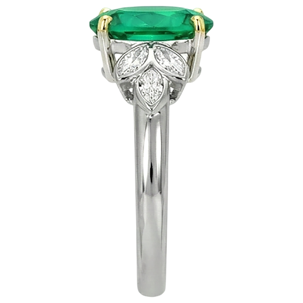 Earth-Mined Fine Emerald Precious Stone Ring – top view