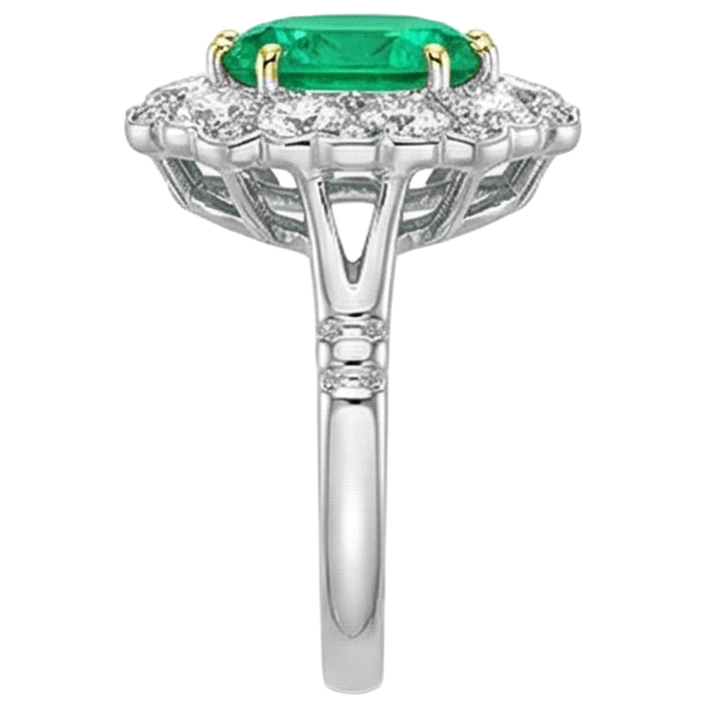 Dazzling Emerald Gemstone Ring 2 ct – top view