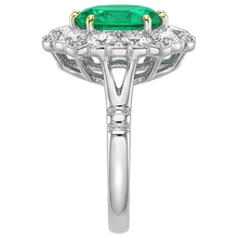 Dazzling Emerald Gemstone Ring 2 ct – top view