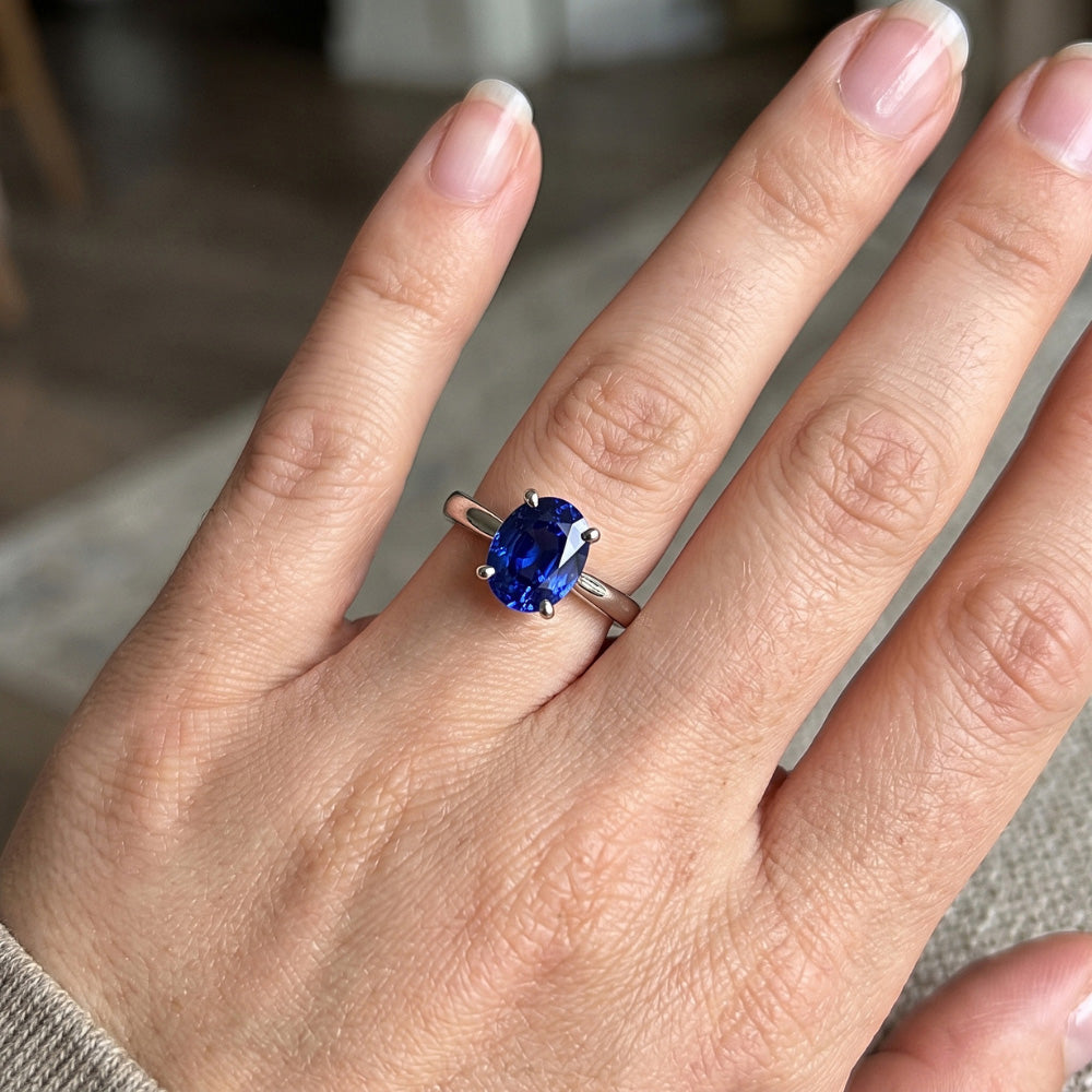 Oval Shaped Solitaire Ceylon Sapphire Wedding Ring 3 Carats Gold