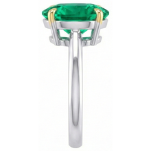 Elegant Emerald Gemstone Ring 4 ct – profile view