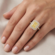 Pavé Fine Jewelry Ring – Yellow Canary Diamond 4.25 ct 14K