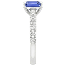 natural emerald sapphire 4.25ct ring on white background