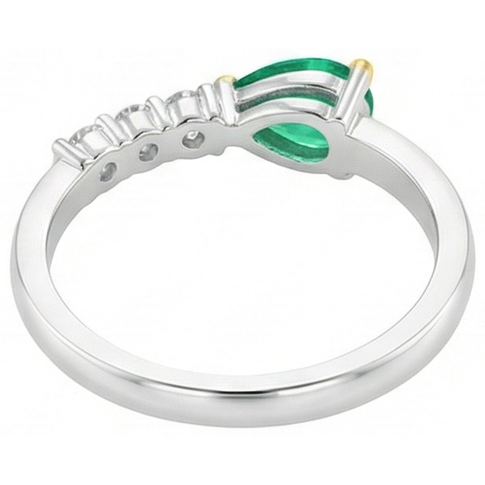 Pear Cut Emerald ring in 14 Karat Two Tone Gold – back view