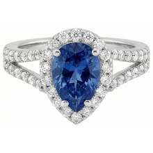 natural round sapphire 4ct ring close up detail