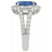 natural round sapphire 4ct ring top view