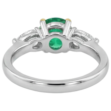 Fine Precious Stone Ring 2 ct – back view