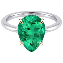 Pear Shape Colombian Emerald ring in 14K Two Tone Gold – front view