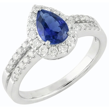 natural round sapphire 4ct ring close up detail