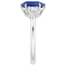 natural pear sapphire 4.50ct ring on white background
