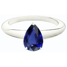 natural pear sapphire 2.50ct ring close up detail