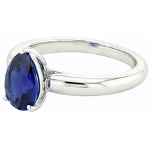 natural pear sapphire 2.50ct ring top view