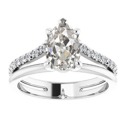 Earth-Mined Fine Diamond Solitaire with Side Stones – 14K White