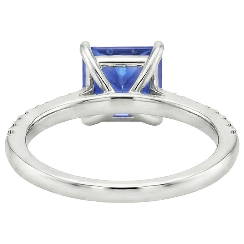 natural round sapphire 5.75ct ring on white background