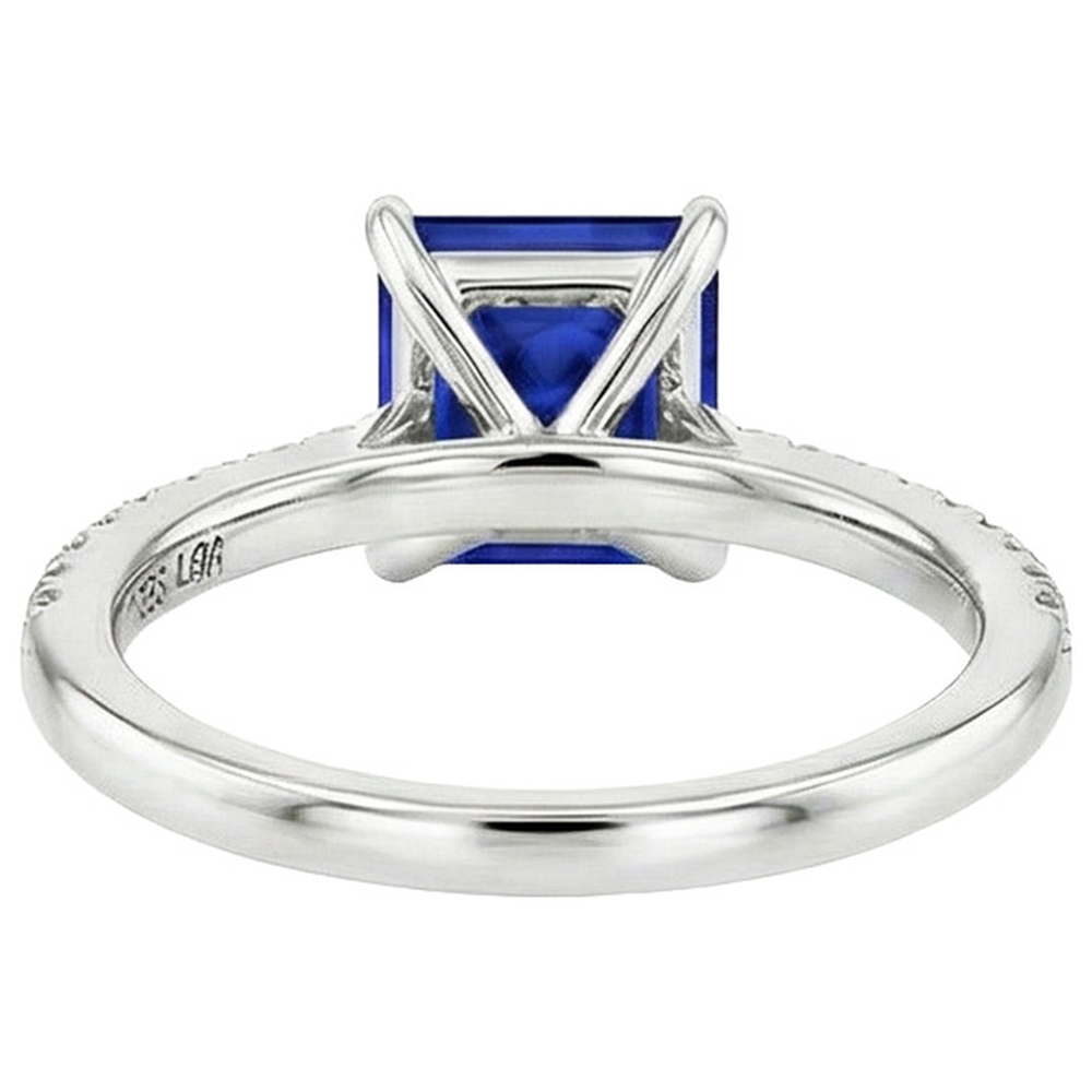 natural round sapphire 6ct ring close up detail