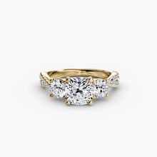 Diamond Round Cut Setting in Gold – side view