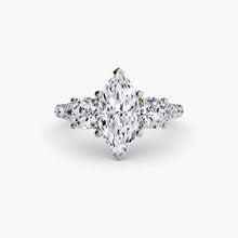 Round Brilliant Fine Diamond ring in Gold – main view