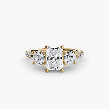 Round Brilliant Fine Diamond ring in Gold – alternate view