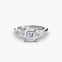 Round Brilliant Fine Diamond ring in Gold – alternate view