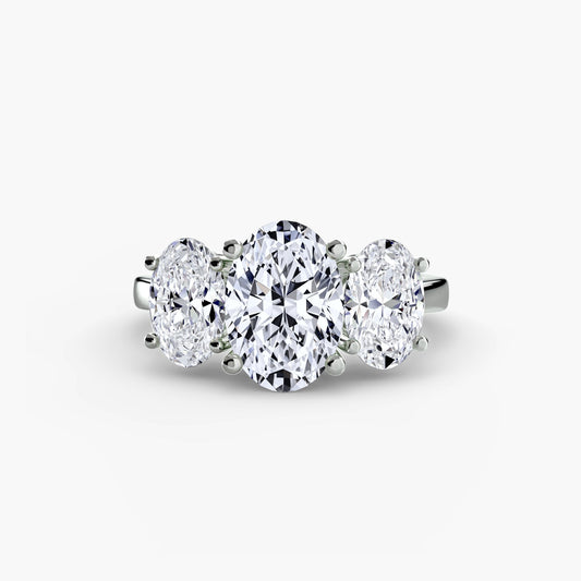 Round Cut Gemstone ring in Gold – main view