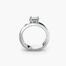Precious Stone ring in Gold – front view