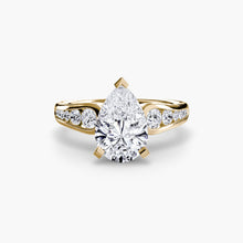 Round Brilliant Precious Stone ring in Gold – profile view