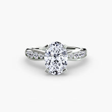 Round Cut Gemstone ring in Gold – profile view