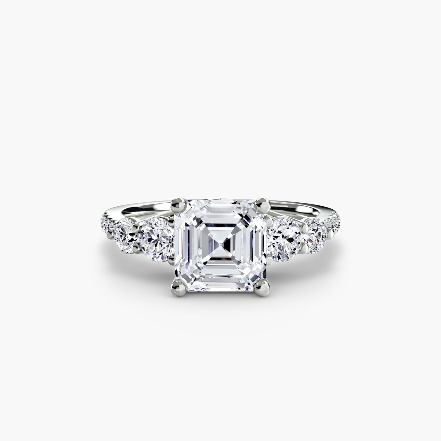 Setting Gold with Brilliant Diamond – close-up