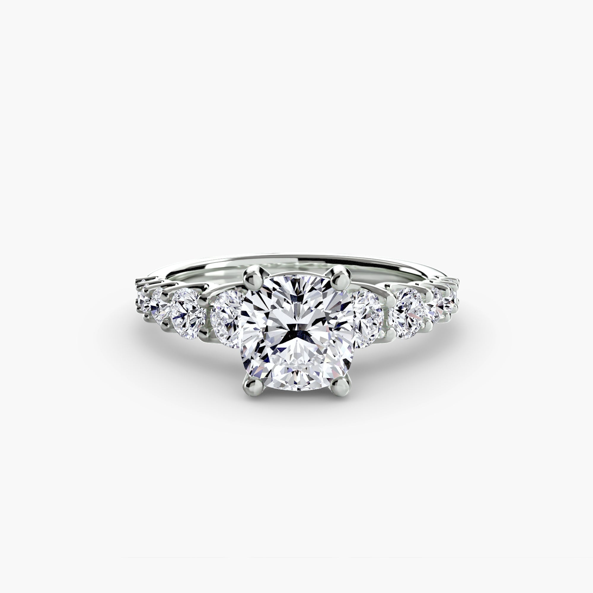 Setting Gold with Brilliant Diamond – angle view