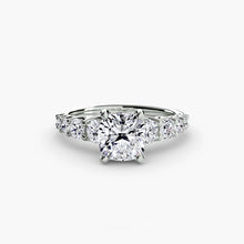 Setting Gold with Brilliant Diamond – angle view