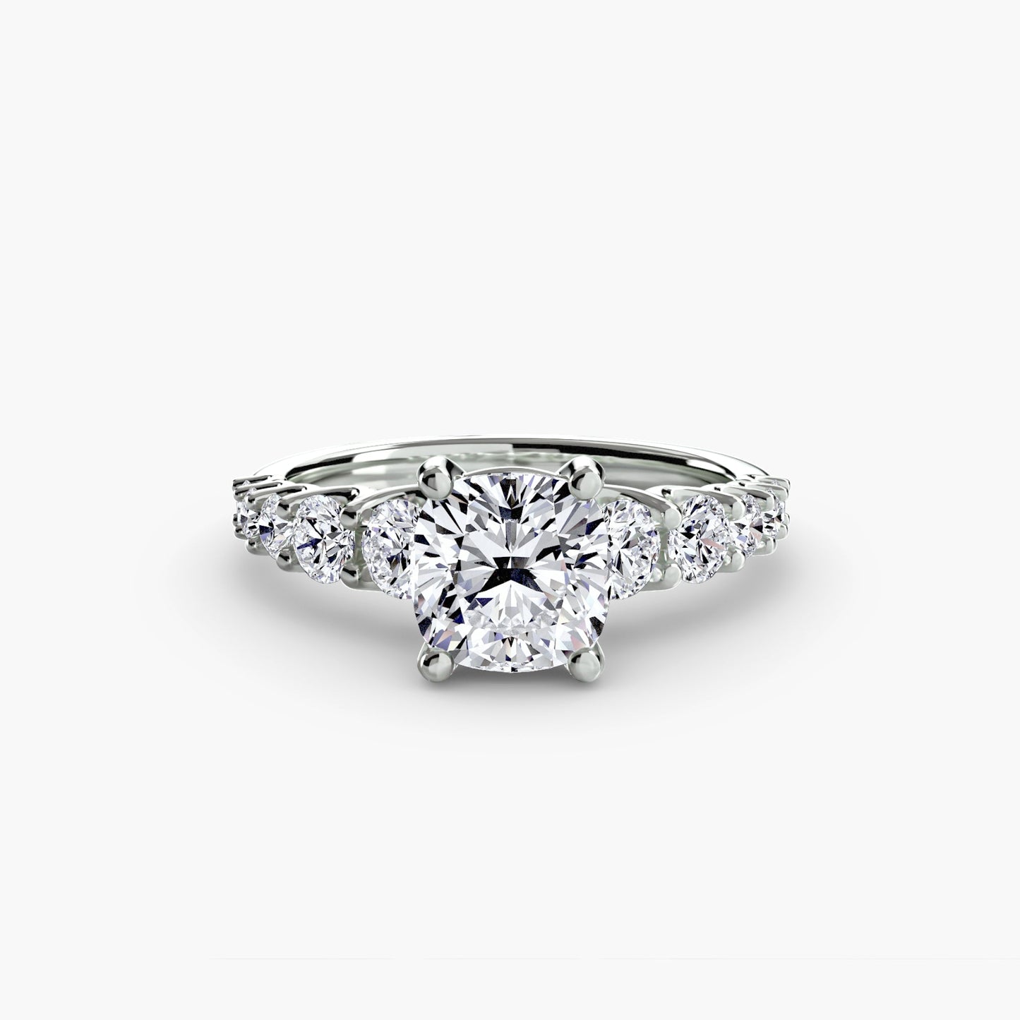 Setting Gold with Brilliant Diamond – angle view