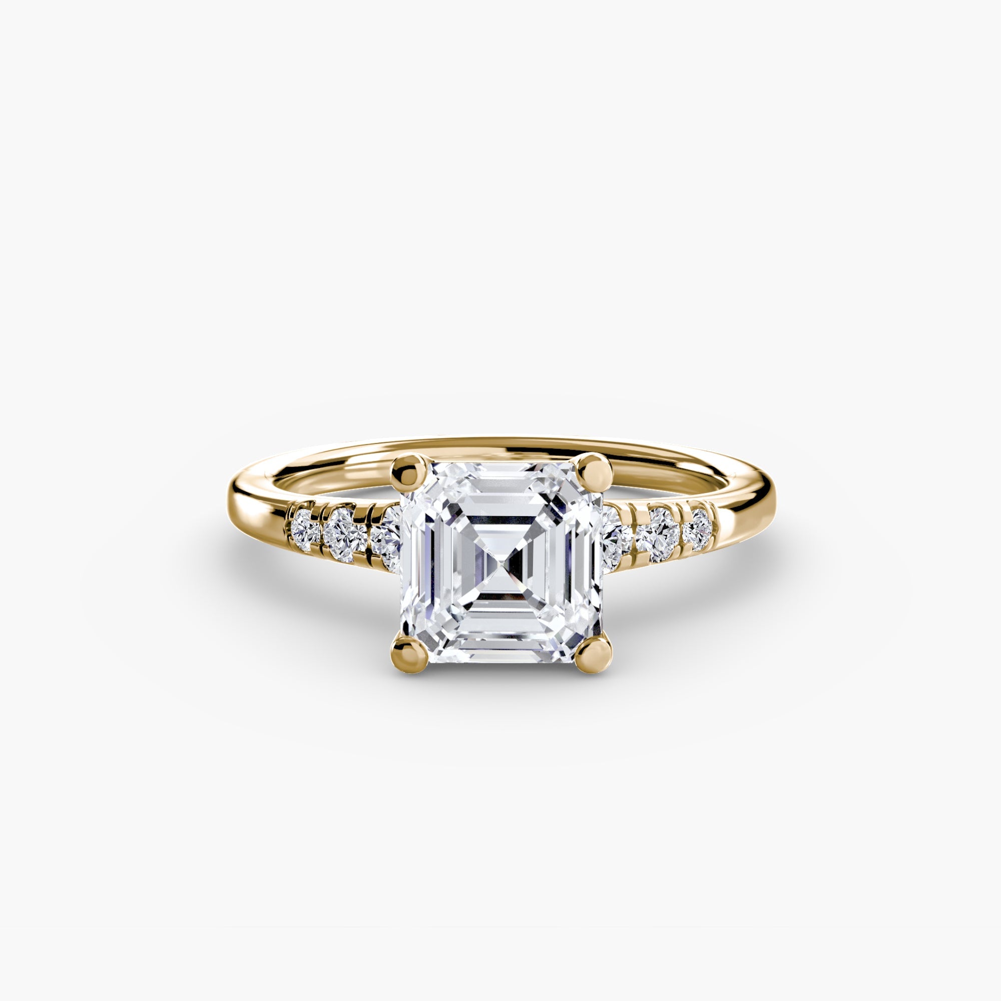 Round Cut Precious Stone ring in Gold – close-up