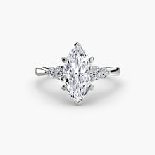 Round Brilliant Gemstone ring in Gold – main view
