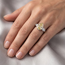 Real VVS Clarity Fancy Yellow Diamond Fine Jewelry Ring 2.75 ct