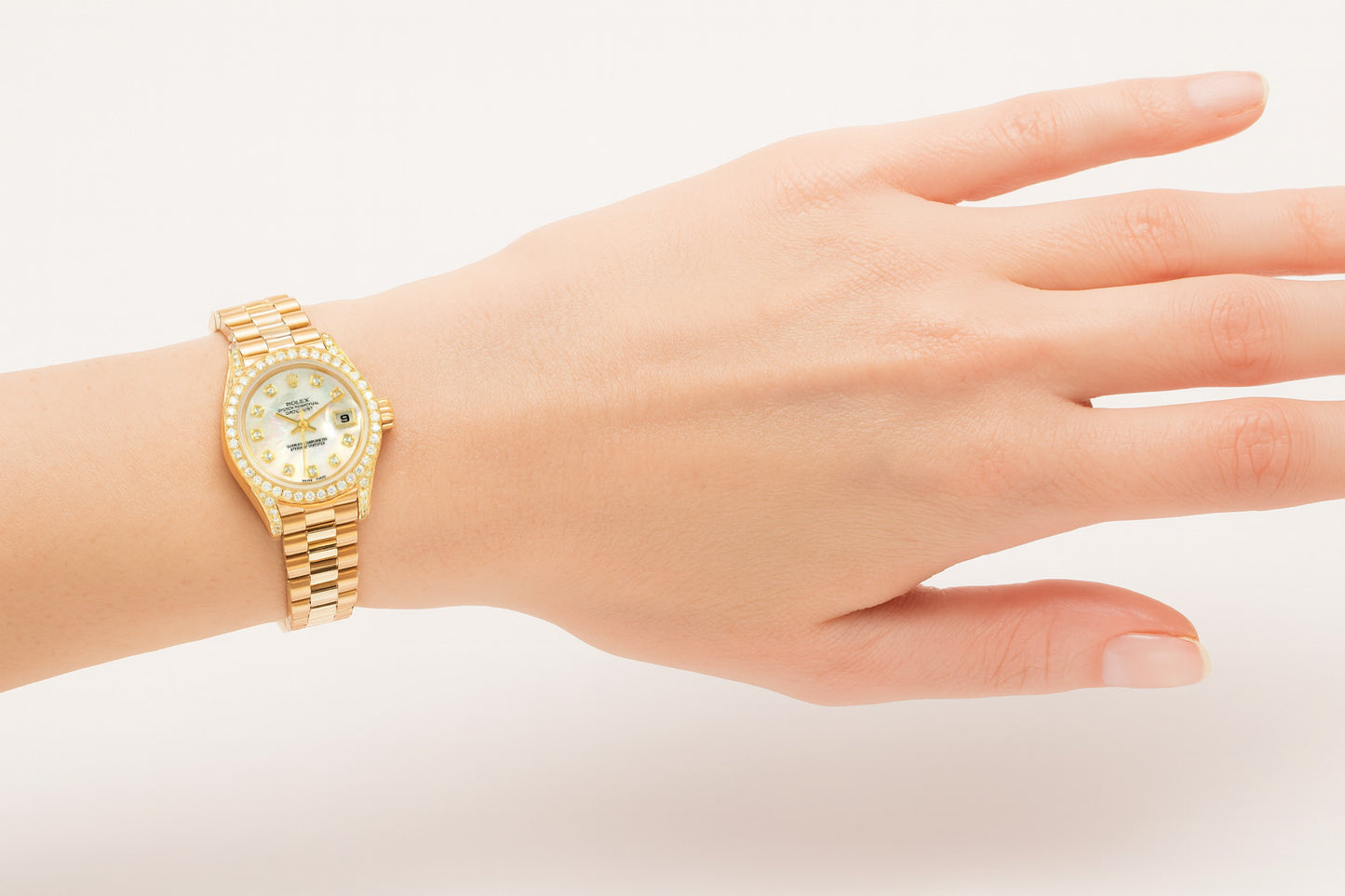 Rolex Datejust Year 2003 White Mother Of Pearl Diamond Dial 26 mm Yellow Gold Ladies Watch