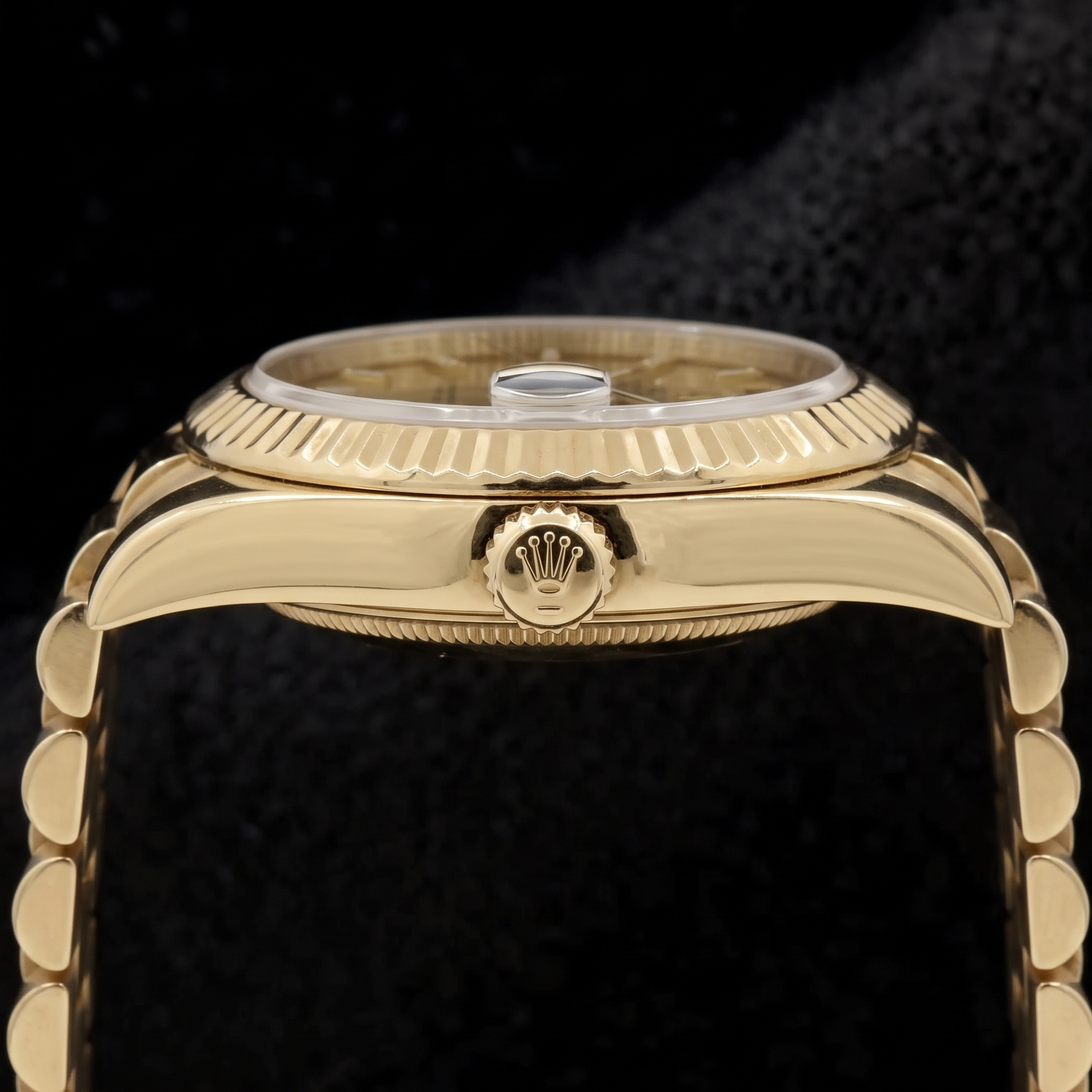 Rolex Day Date 2 Champagne Dial 41 Mm Gents Watch Yellow Gold