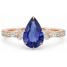 natural round sapphire 5.50ct ring close up detail