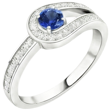 natural round sapphire 1.50ct ring close up detail