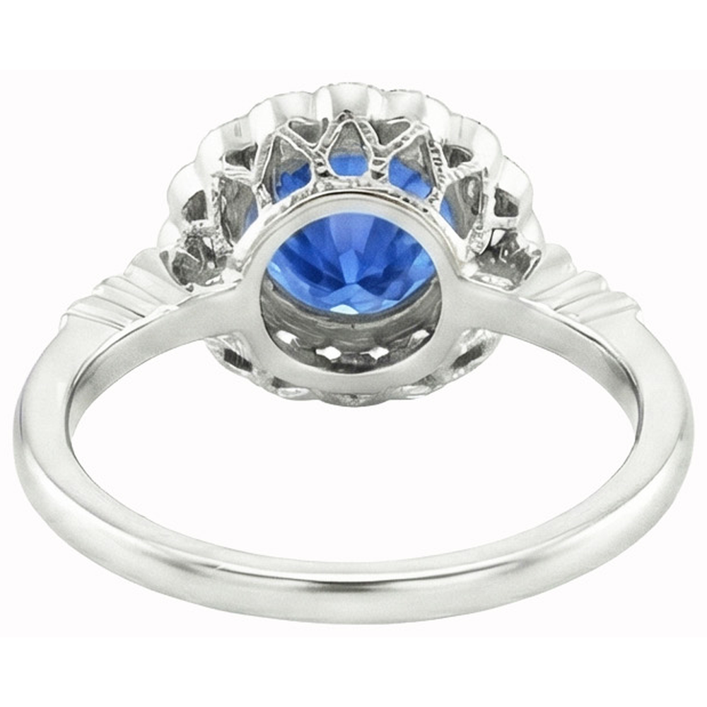 natural round sapphire 3.80ct watch on white background