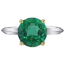 Sparkling Emerald Gemstone Ring 3.50 ct – profile view