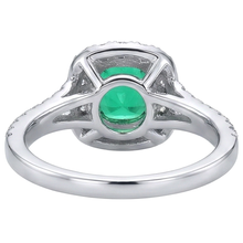 Timeless Emerald Gemstone Ring 2.50 ct – top view