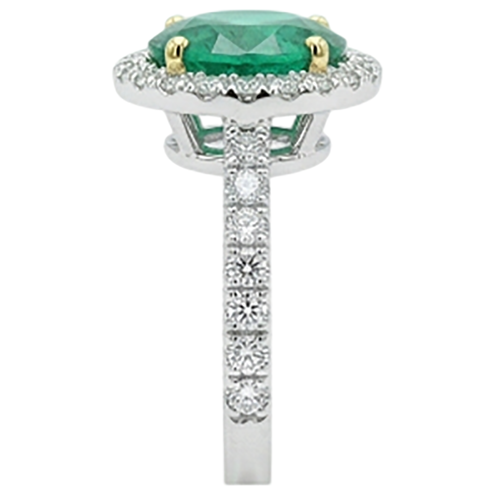 Natural Fine Emerald Gemstone Ring – top view