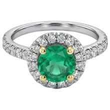 Earth-Mined Emerald Gemstone Ring – front view