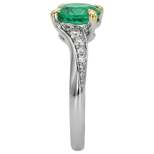 Shimmering Emerald Colored Stone Ring 2.50 ct – back view