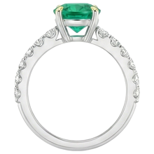 Refined Fine Emerald Colored Stone Ring 2 ct – back view