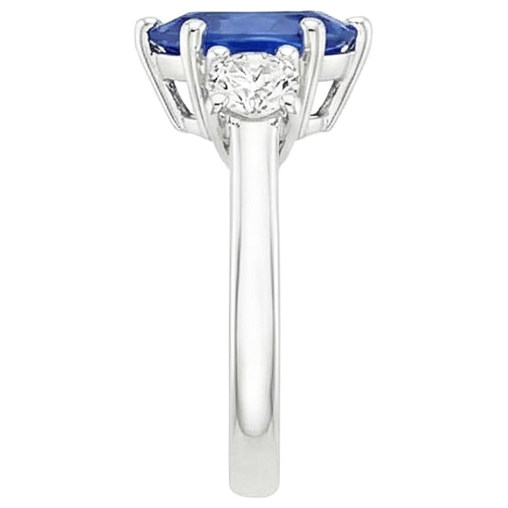 natural round sapphire 3ct ring on white background