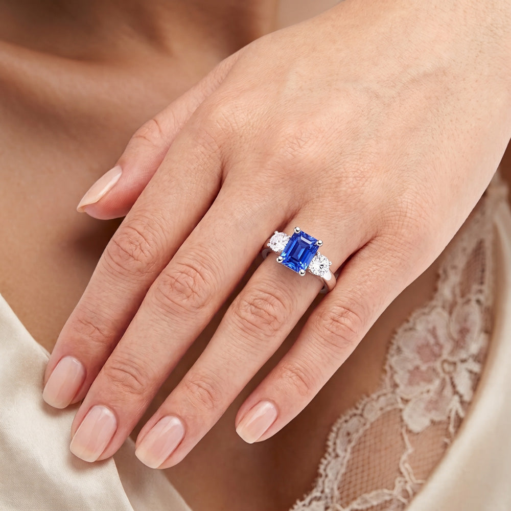 Round Natural Earth Mined Diamond Blue Sapphire Anniversary Ring 2.50 Carats Women 3 Stone