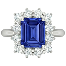 natural emerald sapphire 4.50ct ring close up detail