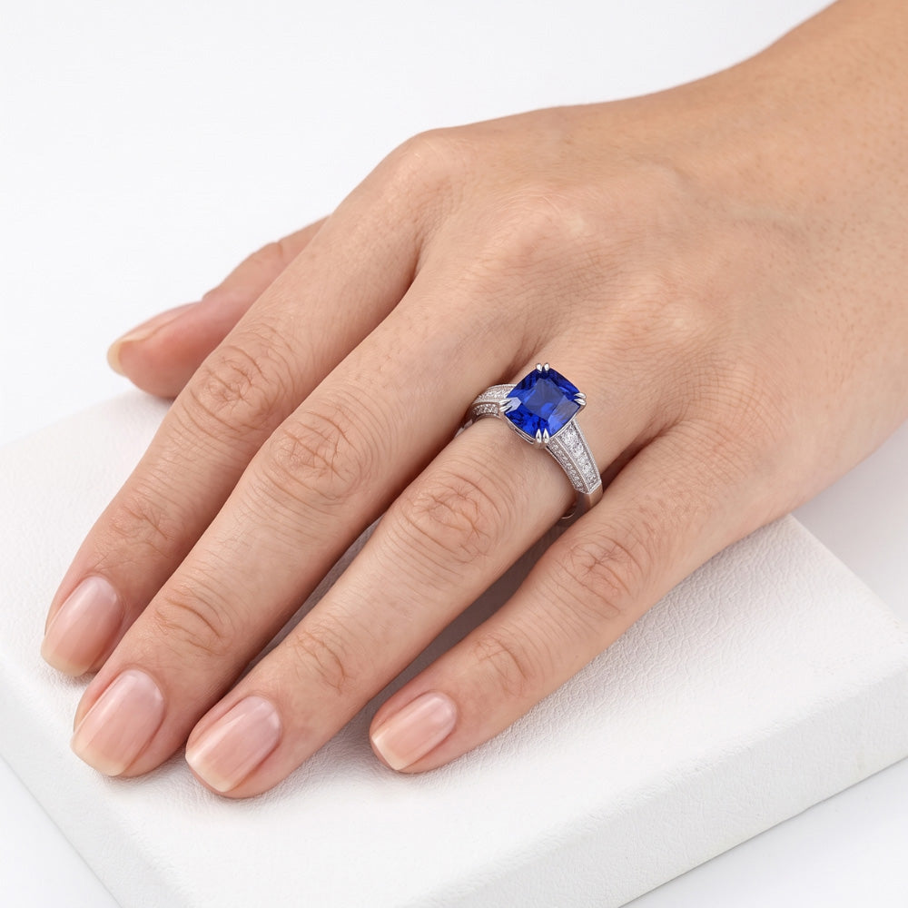 Round Natural Earth Mined Diamond Jewellery Cushion Ceylon Sapphire 3.50 Carats Gold